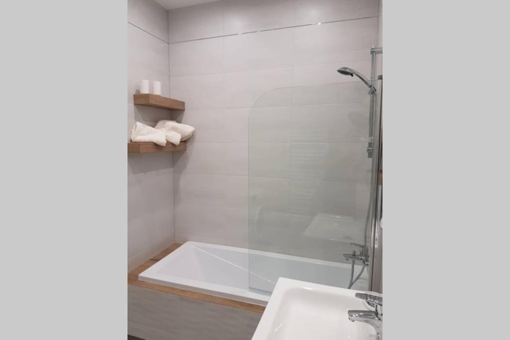 Komfortowy Nowoczesny Apartament Kustronia Z Garazem Balkonem Wanna Bielsko-Biała Exterior foto