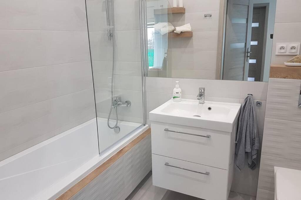 Komfortowy Nowoczesny Apartament Kustronia Z Garazem Balkonem Wanna Bielsko-Biała Exterior foto